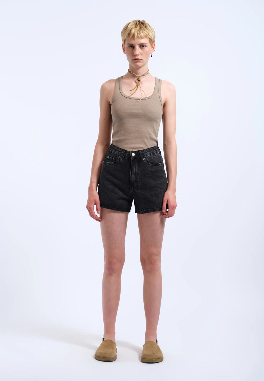 Nora Shorts in Retro Black