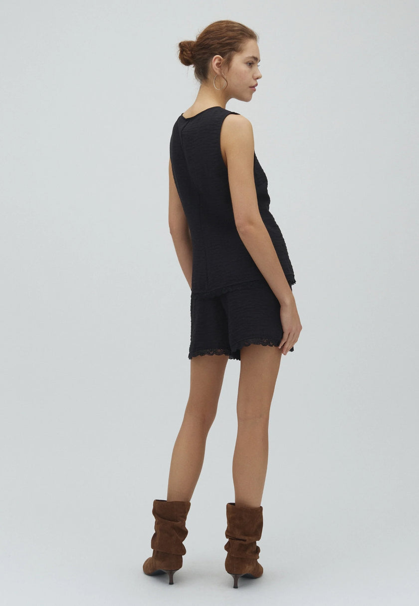 Alayra Coralys Shorts in Black