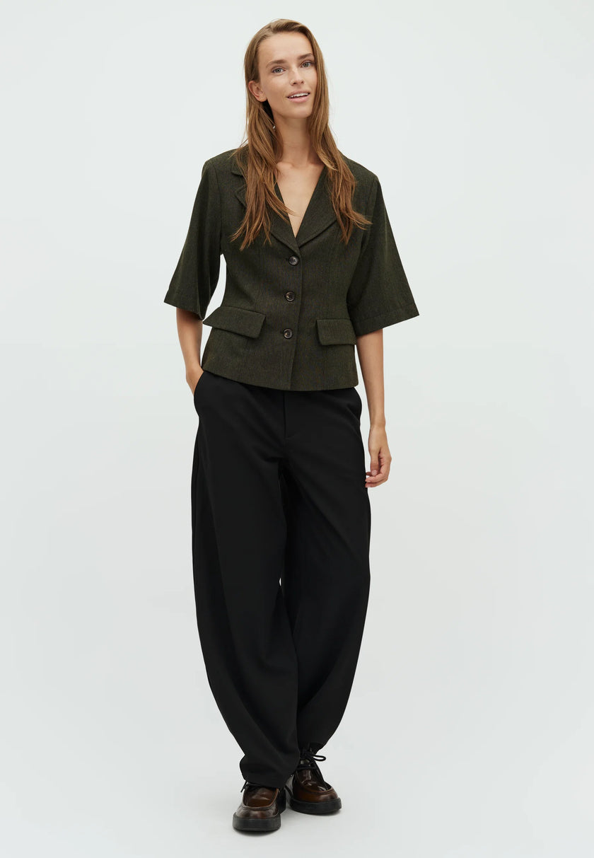 Silira Pants in Black