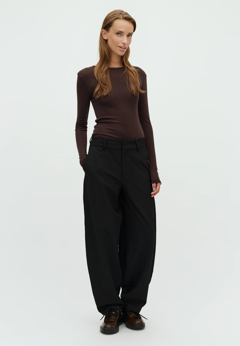 Silira Pants in Black