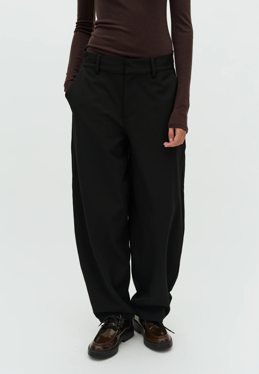Silira Pants in Black