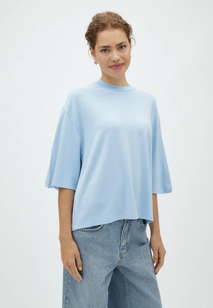 Betsy Emrys T-shirt in Classic Light Blue