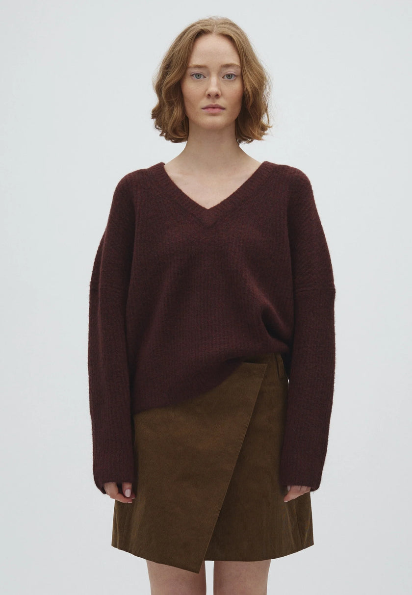 Gillian Knit in Deep Maroon