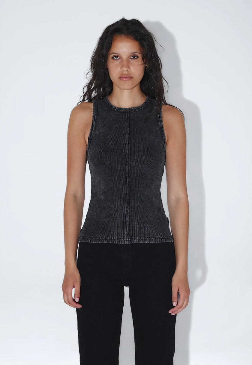 Lian Topo in black