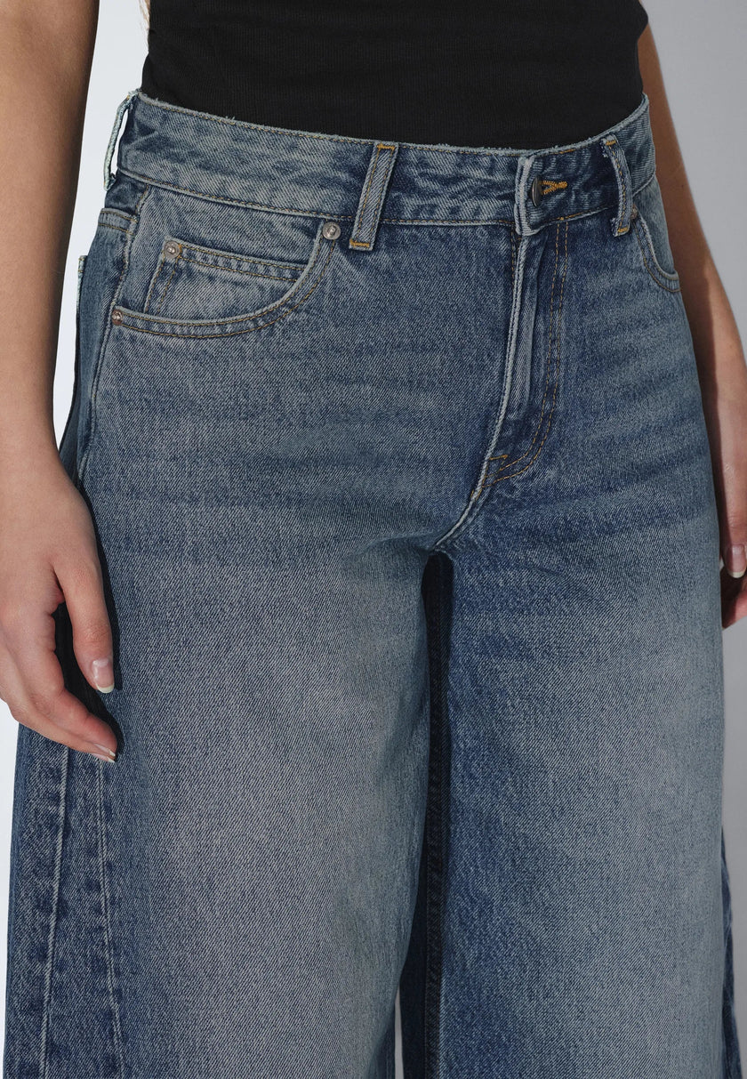 Nanci Mid Barrel Seam Stream in Mid Fade Dirt