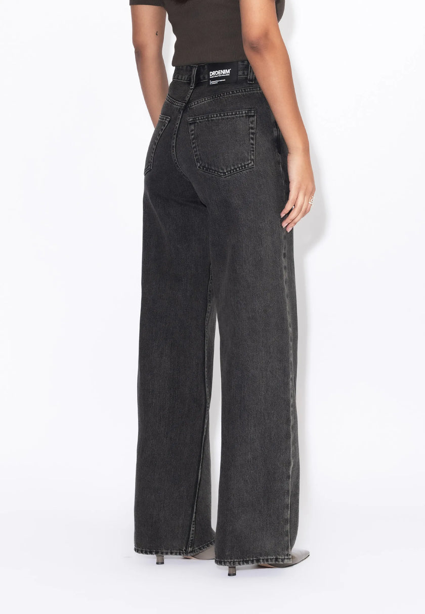 Rhue High Wide in Aged Black