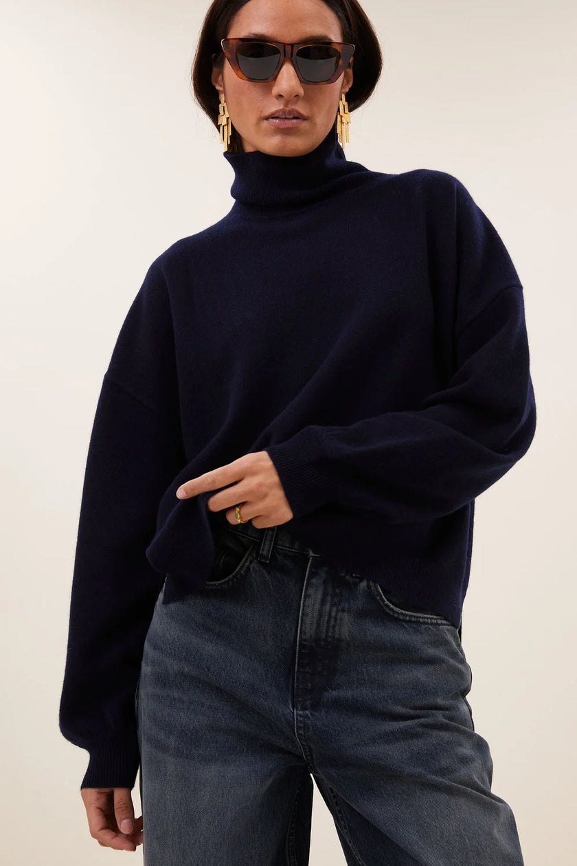 Sammie Pullover in Midnight