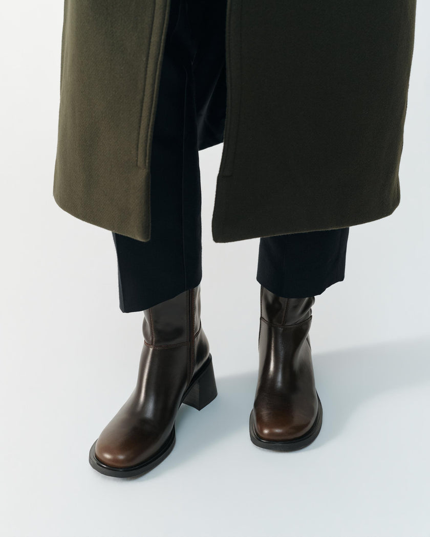 Vega Boots in Brush Off Brown