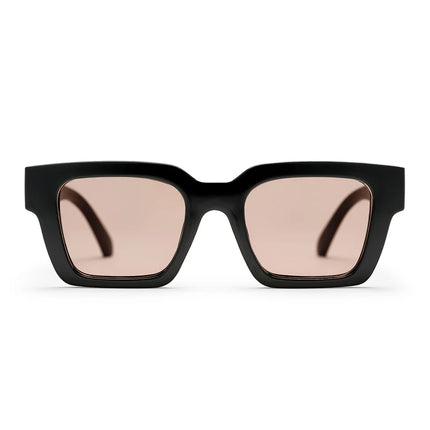 Max in Black and Brown