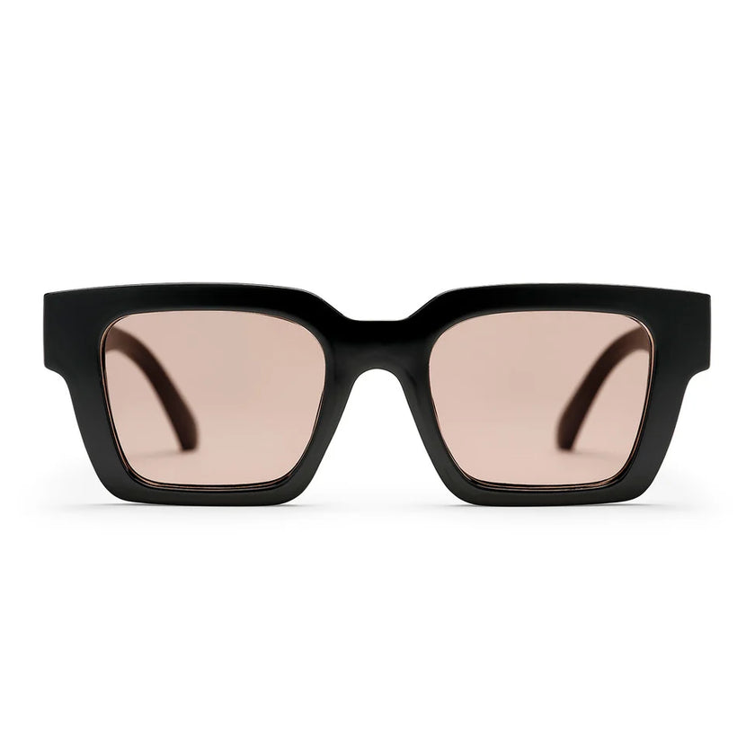Max in Black and Brown