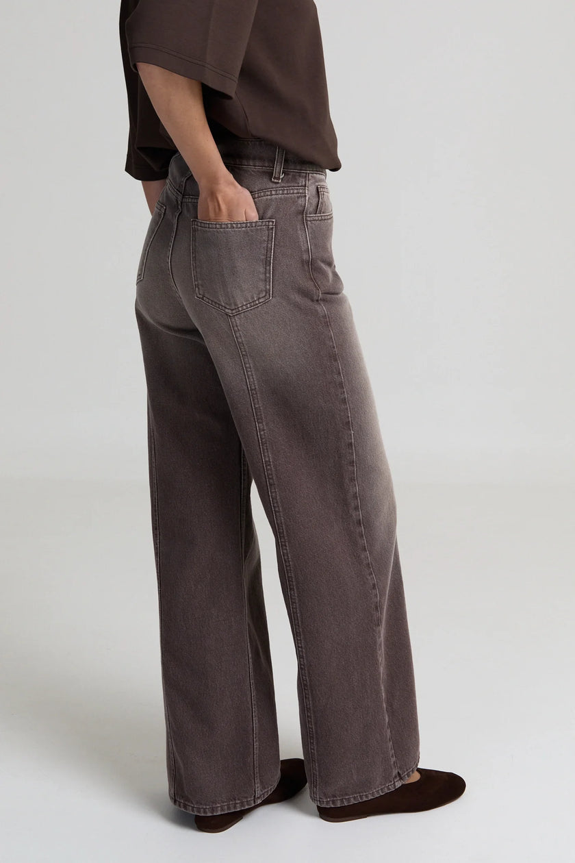Joey Jeans in Brown/Chestnut