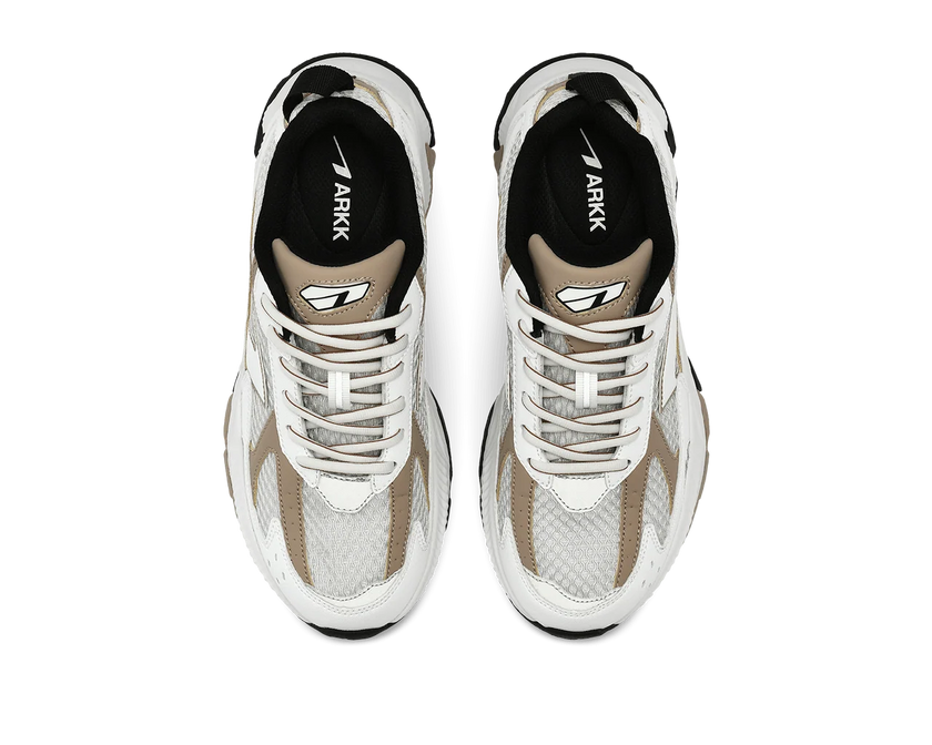 Forma Runner in Bright White Tan
