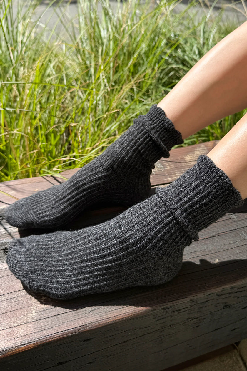 Linen Scallop Sock in Charcoal