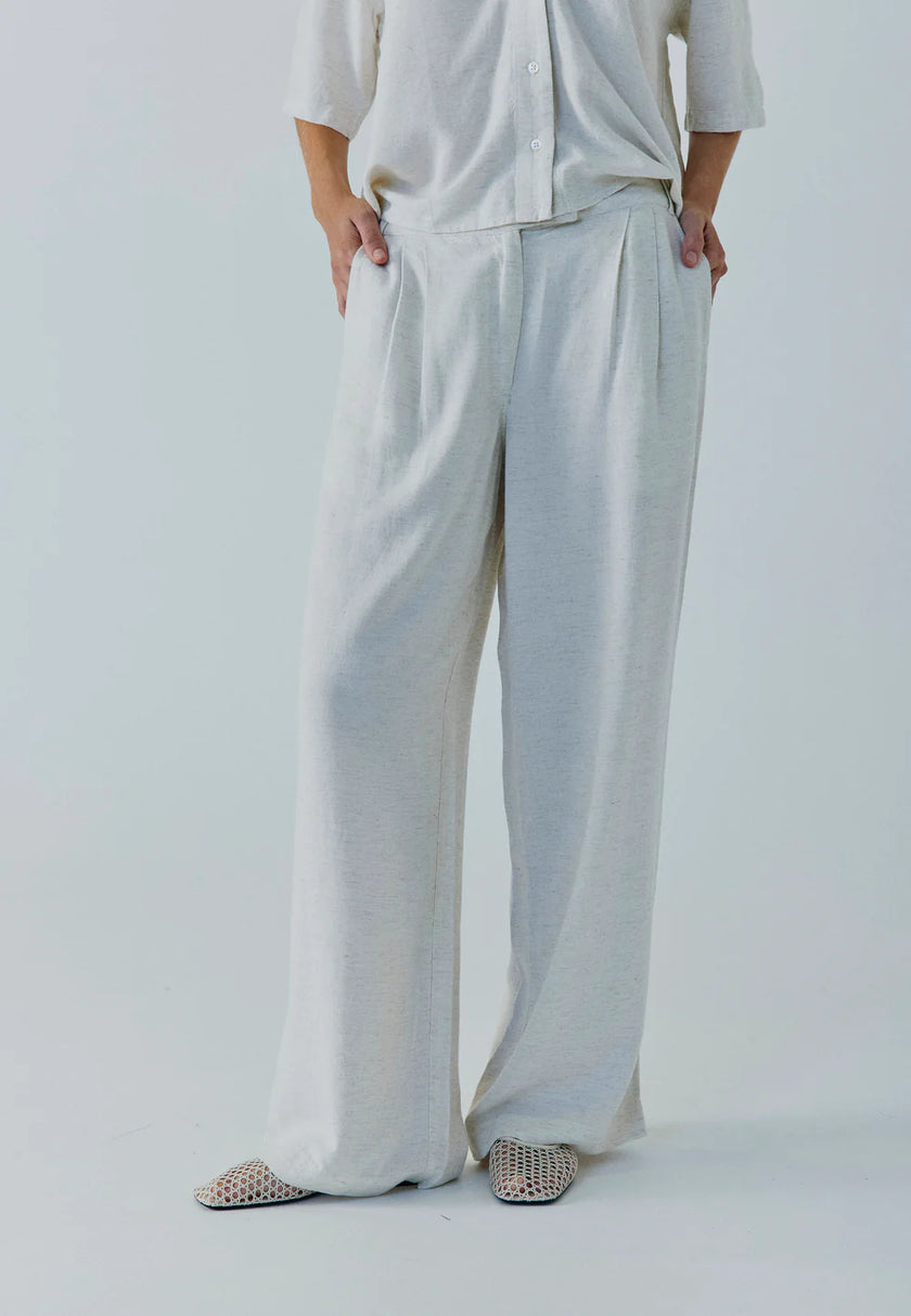 Linne Pants in Beige