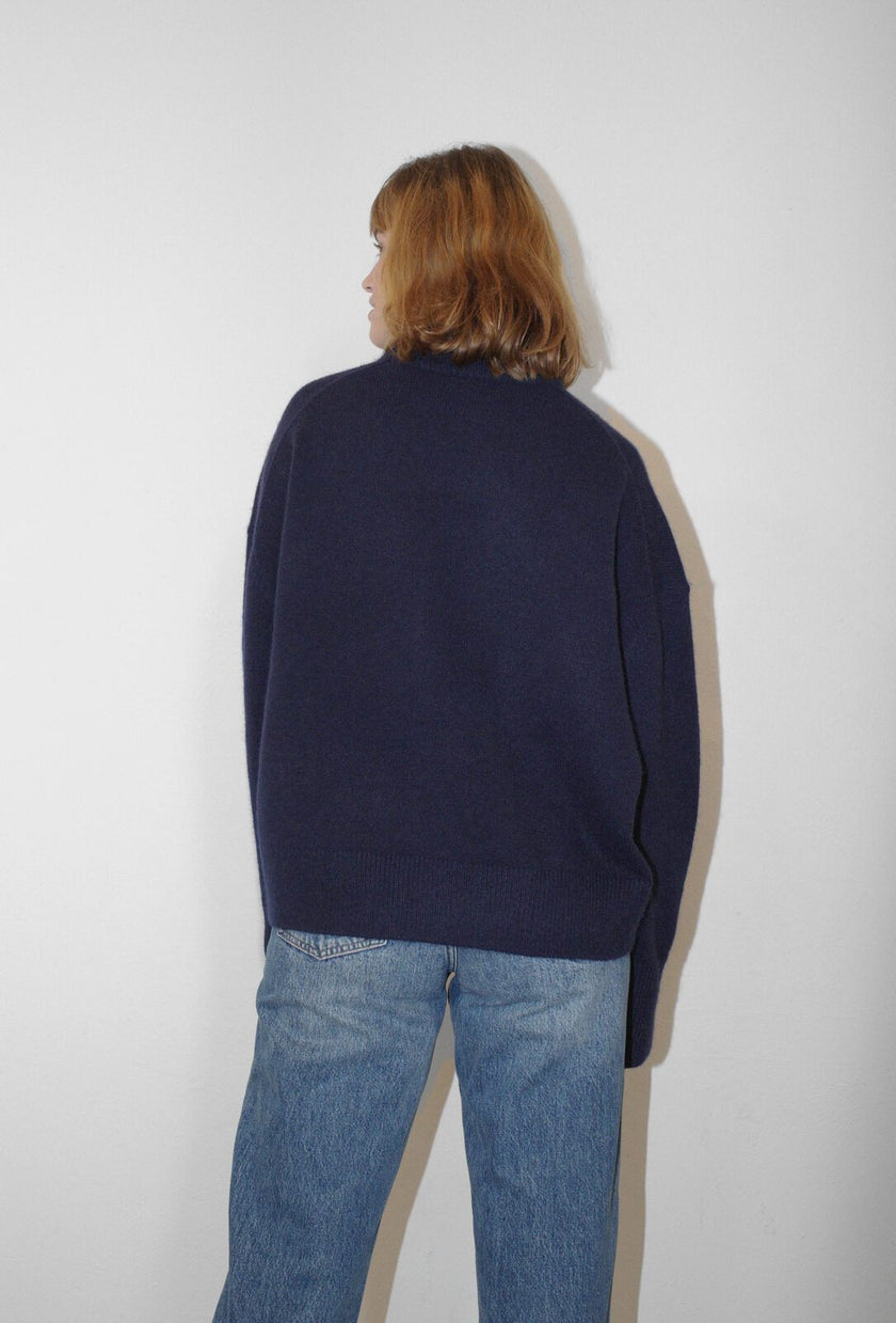 Olol O-Neck Knit in Navy