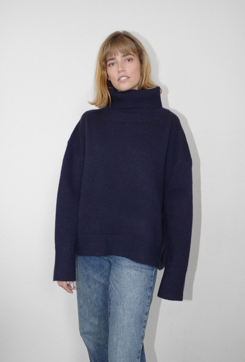 Olga Knit in Navy