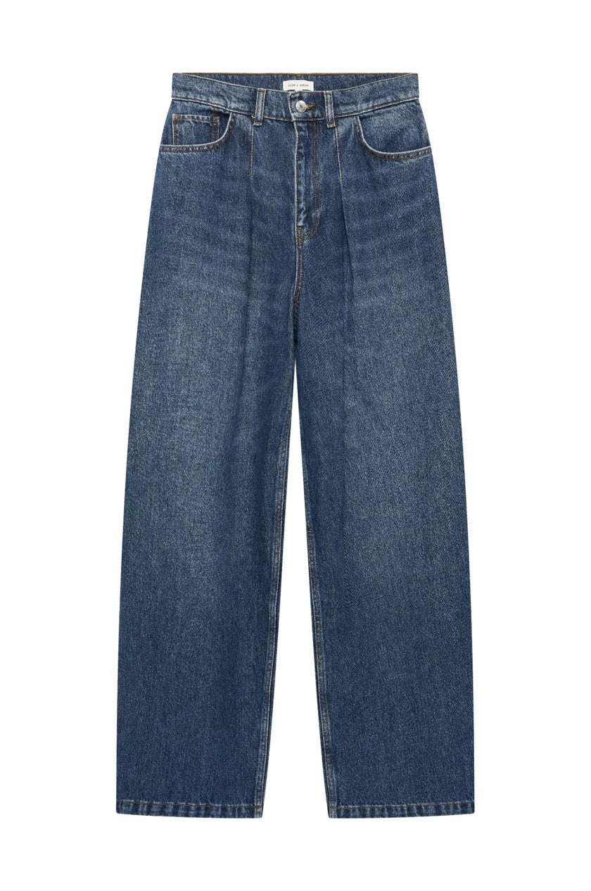 Yoes Jeans in Washed Vintage Blue