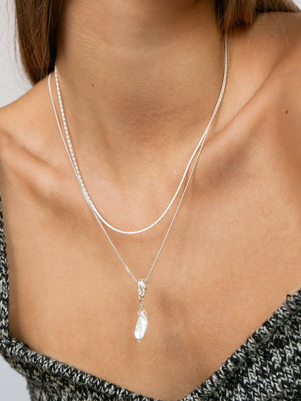Closer Necklace